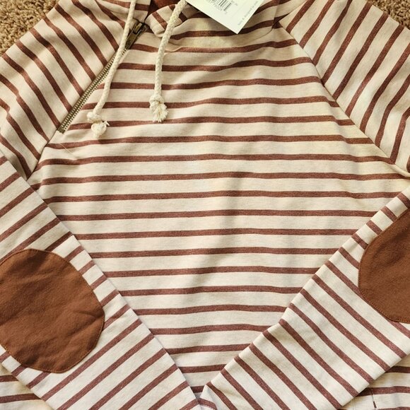 Doublehood Hoodie - Feels Like Fall - Picture 3 of 3